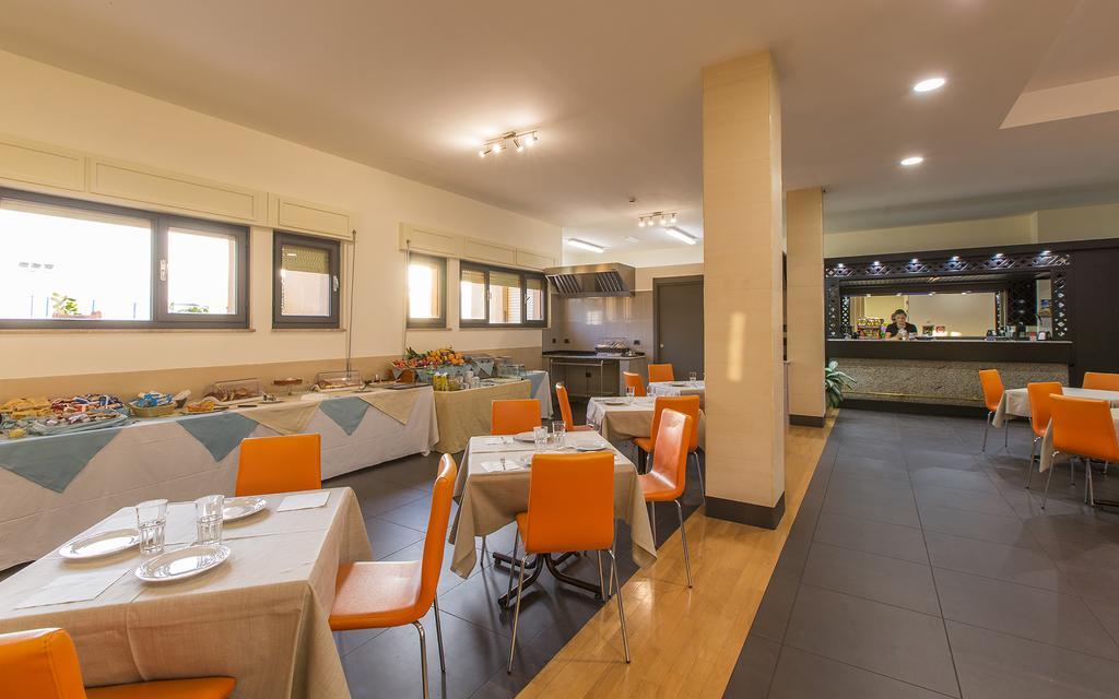 乌利维ë帕尔梅住宅酒店 卡利亚里 外观 照片